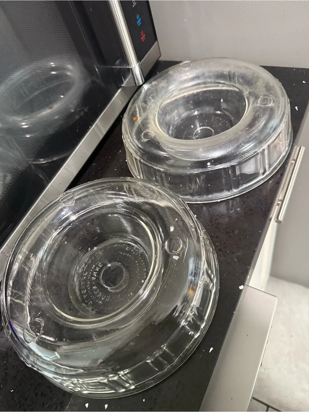 Clear Glass Pie Dish Set with Lids - Transparent (Set of 2)
